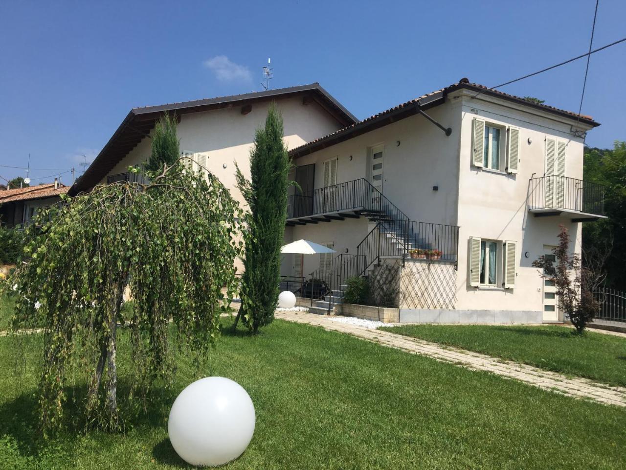 Home Holiday "Da Mamma" Alba  Exterior foto