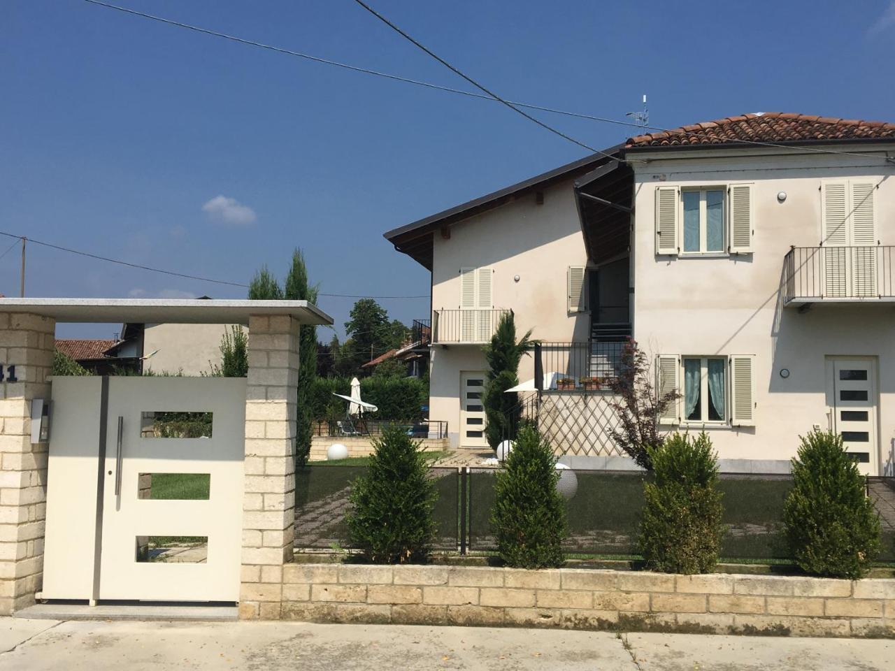Home Holiday "Da Mamma" Alba  Exterior foto