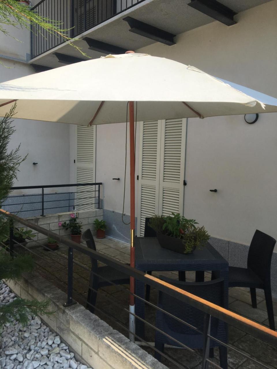 Home Holiday "Da Mamma" Alba  Exterior foto